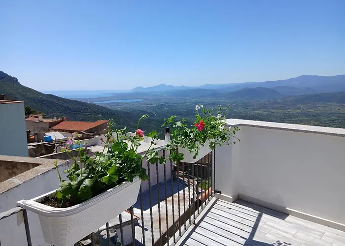 Πανσιόν Monte Longu 3*